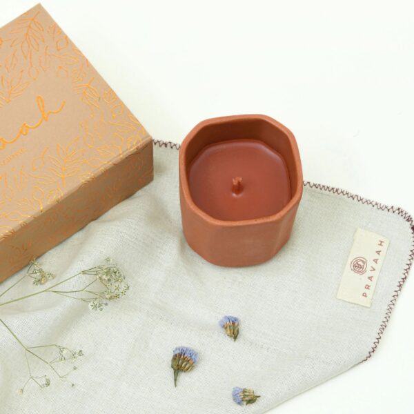 Gilli Mitti Candle | Smells Like Rain | Soy wax - Image 2