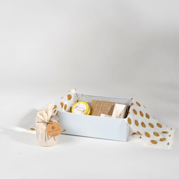 The Fragrance Box XL l Thoughtful Gifting Box l Set of 4 Products - Image 2